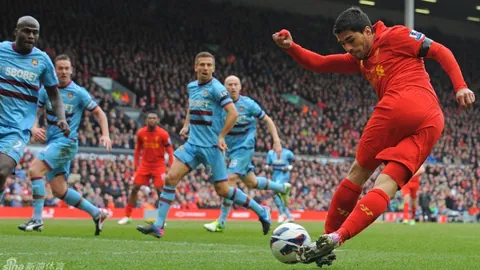 赵飞在举重109公斤以上级摘得金牌，实现双冠佳绩