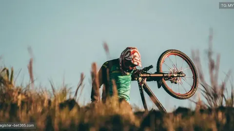 斯特鲁斯妙传助攻，阿伦空中暴扣得手